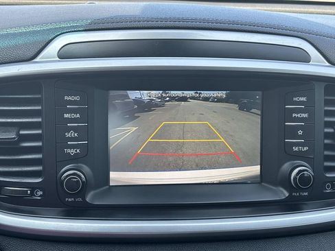 Used 2020 Kia Sorento EX FWD image 19