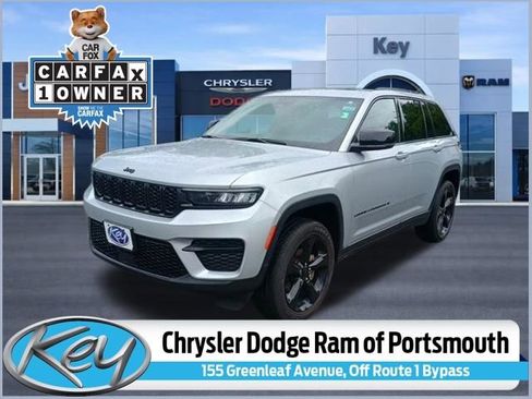 Used 2023 Jeep Grand Cherokee Altitude AWD/4WD image 1