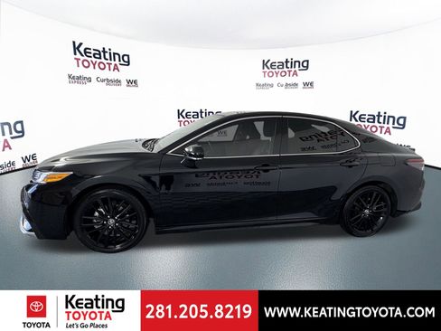 Used 2023 Toyota Camry XSE FWD image 8
