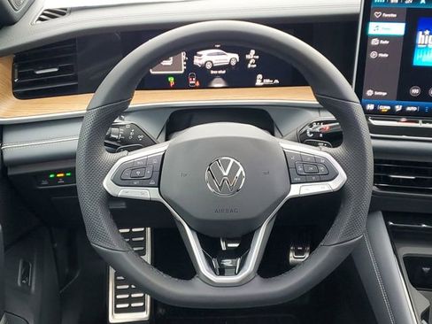 New 2026 Volkswagen Tiguan SEL R-Line image 28