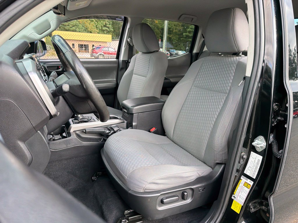 Used 2021 Toyota Tacoma SR5 AWD/4WD image 18