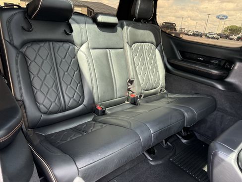 Used 2022 Jeep Grand Wagoneer Series III w/ Rear Seat Video Group 1 AWD/4WD image 6