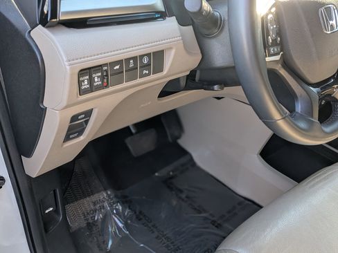 Used 2023 Honda Odyssey Touring image 17