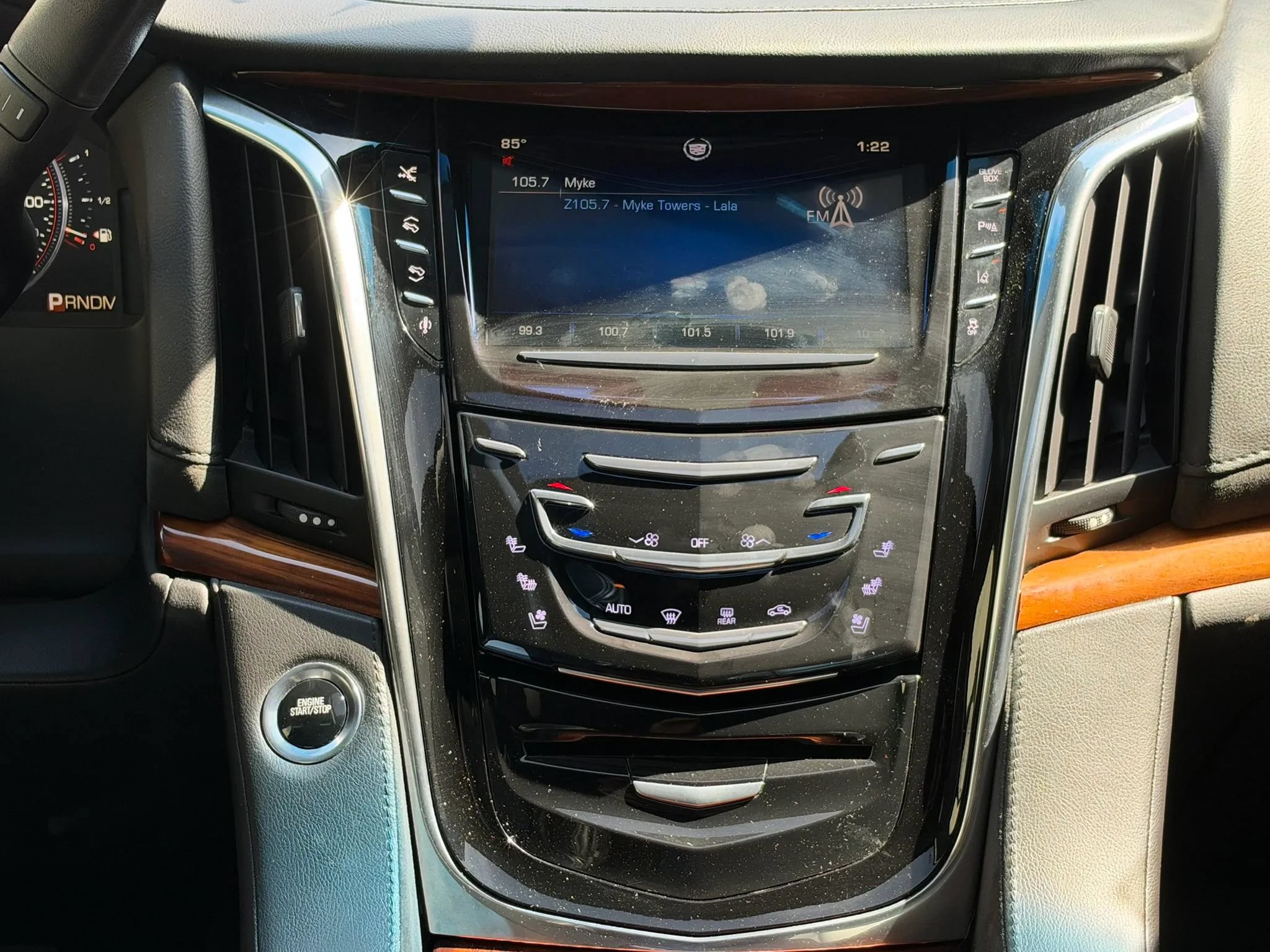 Used 2015 Cadillac Escalade Premium RWD image 15