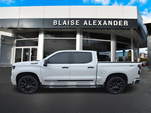 Used 2023 Chevrolet Silverado 1500 High Country w/ High Country Premium Package AWD/4WD image 7