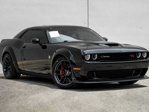 Used 2021 Dodge Challenger R/T Scat Pack RWD image 6