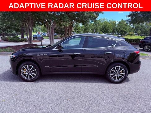 Used 2021 Maserati Levante GranLusso AWD/4WD image 4