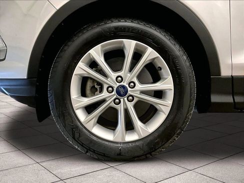 Used 2017 Ford Escape SE w/ Equipment Group 201A image 8