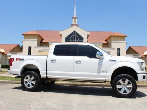 Used 2017 Ford F150 Platinum w/ Equipment Group 701A Luxury AWD/4WD image 3