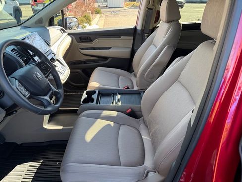 Used 2023 Honda Odyssey EX image 13