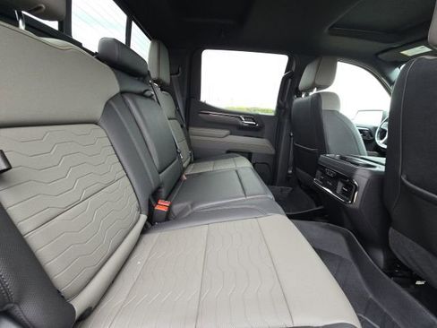 Used 2022 Chevrolet Silverado 1500 ZR2 w/ Technology Package image 14