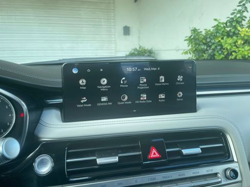 Used 2025 Genesis G70 2.5T image 21