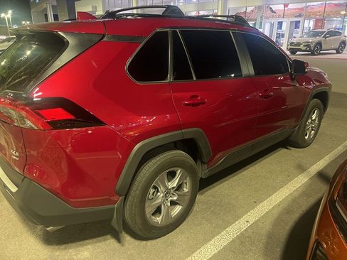 Used 2025 Toyota RAV4 XLE AWD/4WD image 30