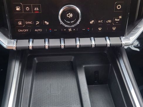 Used 2025 GMC Acadia Elevation FWD image 21