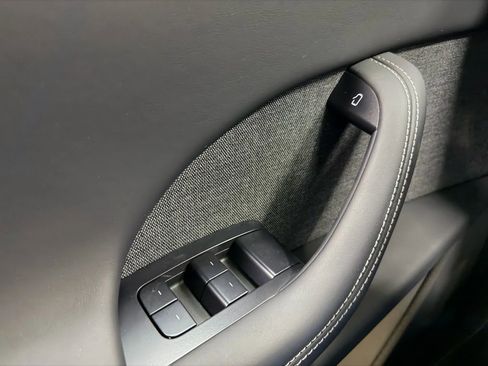 Used 2024 Tesla Model X image 31