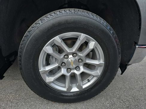 Used 2023 Chevrolet Silverado 1500 LT AWD/4WD image 4