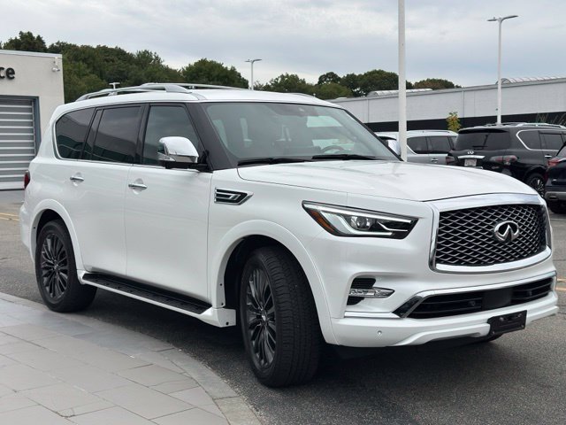 Used 2023 INFINITI QX80 Sensory w/ All-Season Package AWD/4WD image 9
