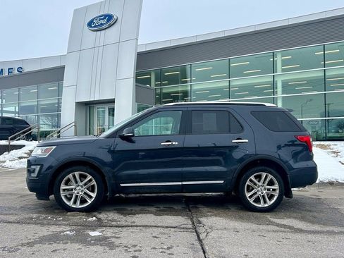 Used 2017 Ford Explorer Limited image 3