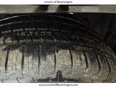 Used 2024 Jeep Wagoneer L Series II w/ Flexible Seating Group image 13