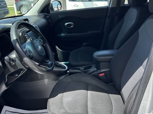 Used 2019 Kia Soul + FWD image 13
