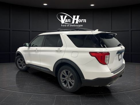Used 2022 Ford Explorer XLT w/ Equipment Group 202A AWD/4WD image 5