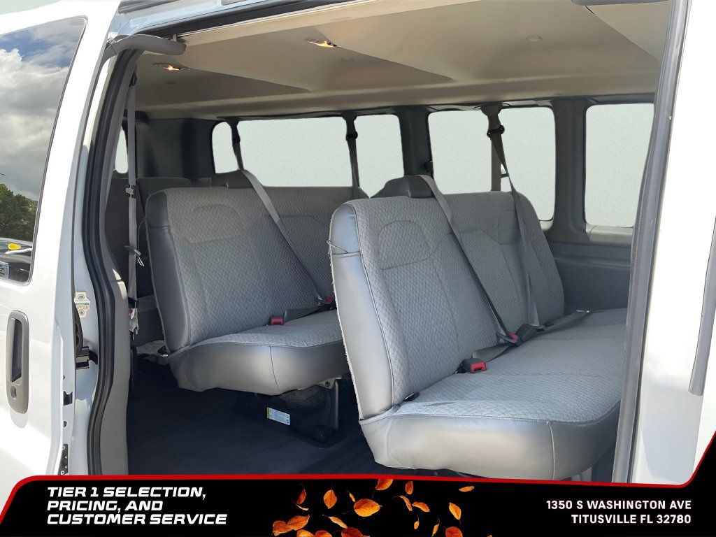 Used 2025 Chevrolet Express 3500 LT w/ LT Preferred Equipment Group RWD image 17