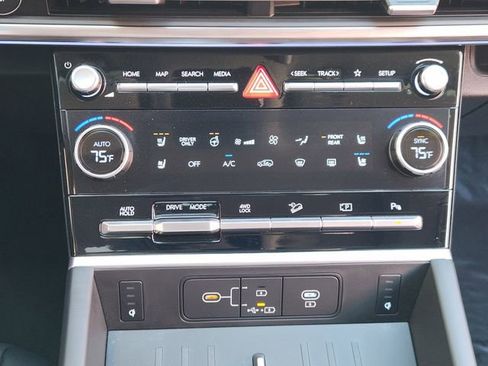 Used 2026 Hyundai Santa Fe Limited image 15