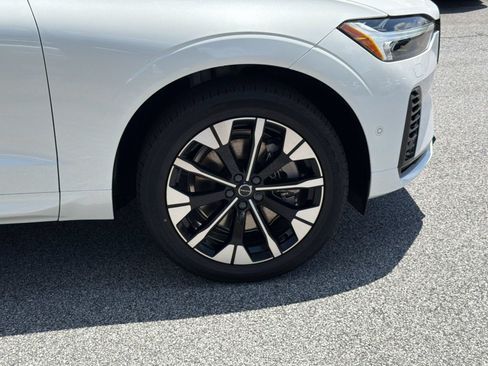 New 2026 Volvo XC60 T8 Plus w/ Protection Package Premier AWD/4WD image 12