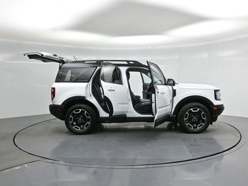 Certified 2022 Ford Bronco Sport Outer Banks w/ Tech Package AWD/4WD image 5