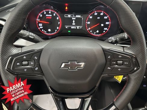 Certified 2025 Chevrolet Trax RS w/ Sunroof Package image 11