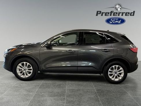 Used 2020 Ford Escape SE image 9