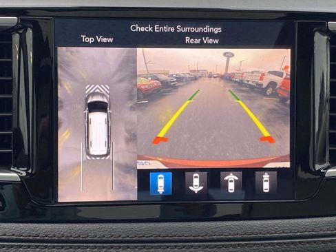 Used 2018 Chrysler Pacifica Limited w/ Tire & Wheel Group image 26