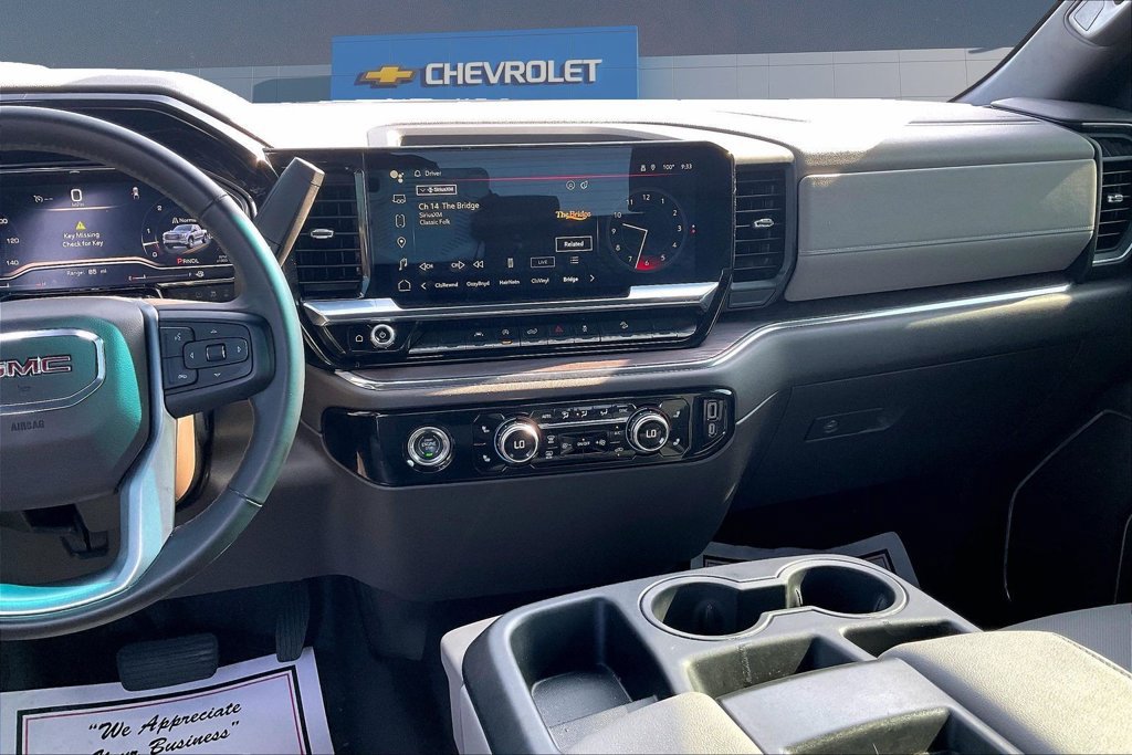 Used 2024 GMC Sierra 1500 SLT w/ X31 Off-Road Package AWD/4WD image 11