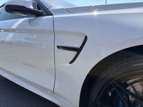 Used 2018 BMW M4 Coupe w/ Competition Package RWD image 11
