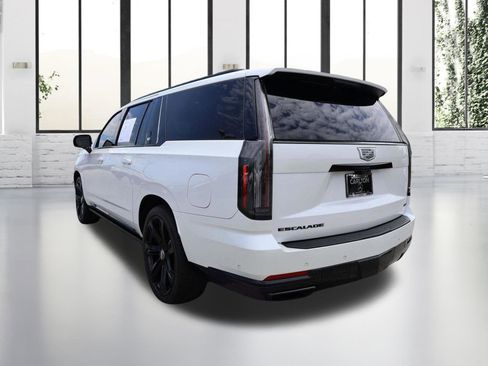 Used 2025 Cadillac Escalade ESV Sport Platinum AWD/4WD image 3