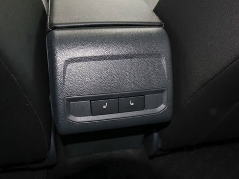 Used 2021 Volkswagen Jetta SE w/ SE Cold Weather Package image 15