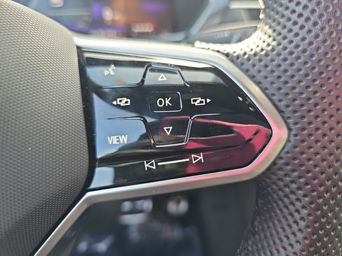 Used 2024 Volkswagen Tiguan SE R-Line image 19