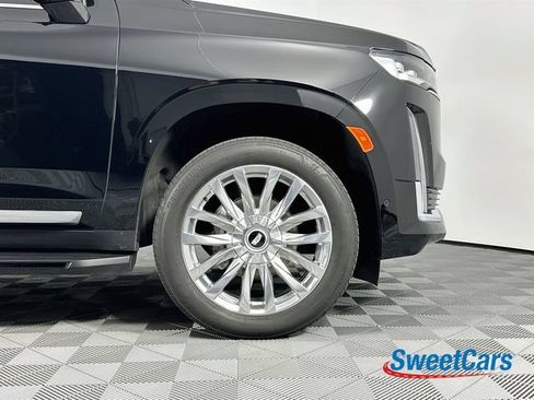 Used 2024 Cadillac Escalade Premium Luxury AWD/4WD image 52