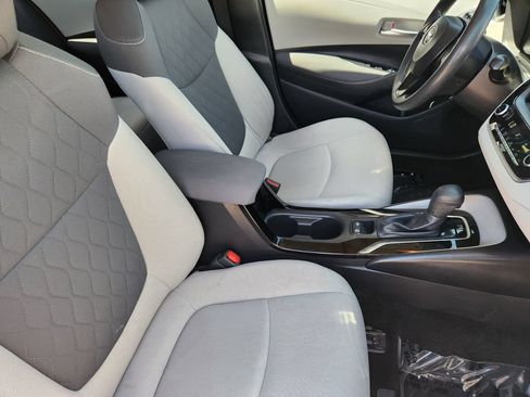 Used 2020 Toyota Corolla LE w/ LE Premium Package FWD image 5