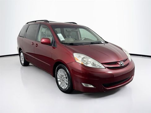 Used 2008 Toyota Sienna XLE image 10