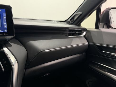 Used 2021 Toyota Venza XLE w/ Softex Package image 46