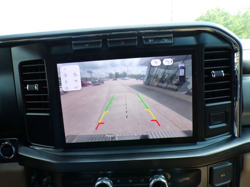 Used 2023 Ford F250 Lariat image 29