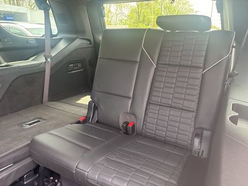 Used 2025 Cadillac Escalade Sport Platinum w/ LPO, Floor Liner Package AWD/4WD image 25