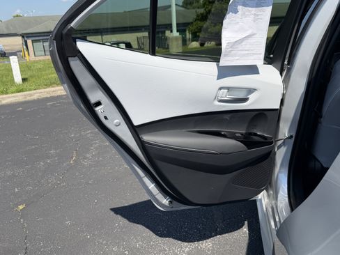 Used 2025 Toyota Corolla SE w/ SE Package FWD image 20