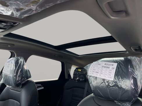 New 2025 Kia Sportage SX FWD image 28