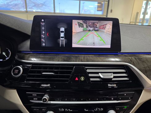 Used 2018 BMW 530e xDrive image 33