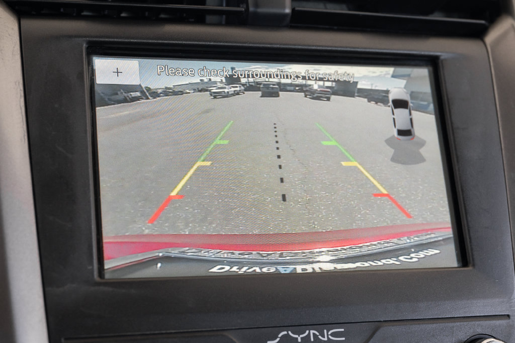 Used 2020 Ford Fusion SE FWD image 32