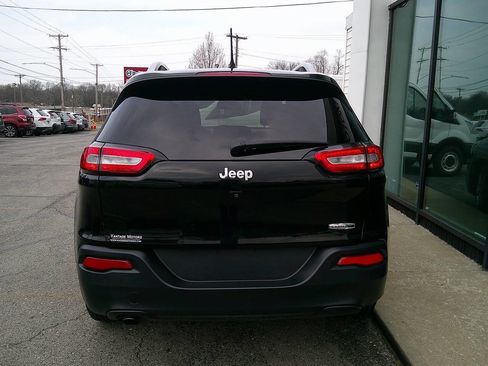 Used 2016 Jeep Cherokee Latitude image 6