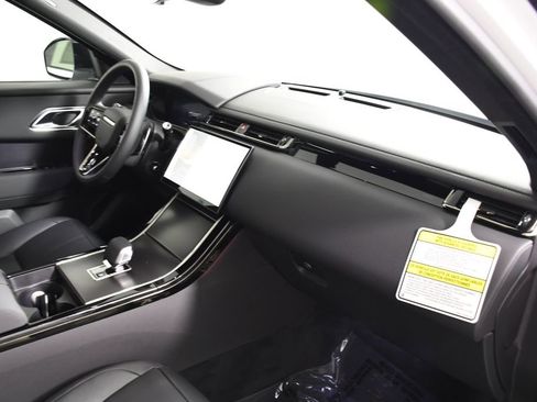 Certified 2026 Land Rover Range Rover Velar Dynamic SE AWD/4WD image 19