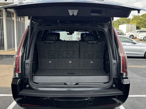 Used 2018 Cadillac Escalade Platinum AWD/4WD image 26